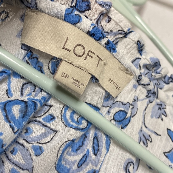 LOFT Peasant Top Women’s SP Flowing Soft & Cool EUC Blue & White Floral Bordered - Picture 8 of 9